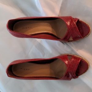 Fioni Red Crossover Peep Toe Cork High Heel Pump Size 6.5